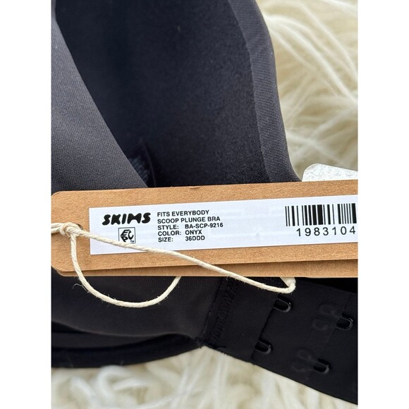Skims Fits Everybody Scoop Plunge Bra Onyx Size 36DDD - Picture 7 of 7